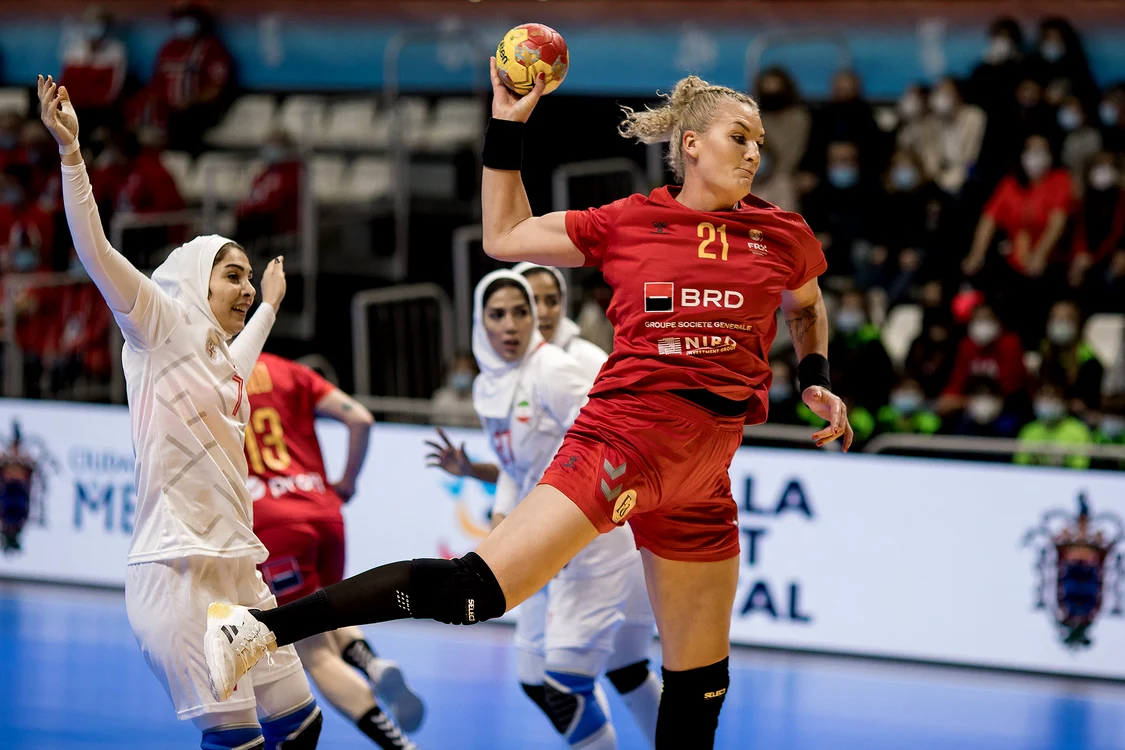 
    Crina Pintea a marcat 5 goluri în poarta NorvegieiFoto: sportpictures.eu  