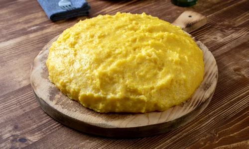 Un consum excesiv de mămăligă a dus la apariția unei boli grave, foto Shutterstock jpg
