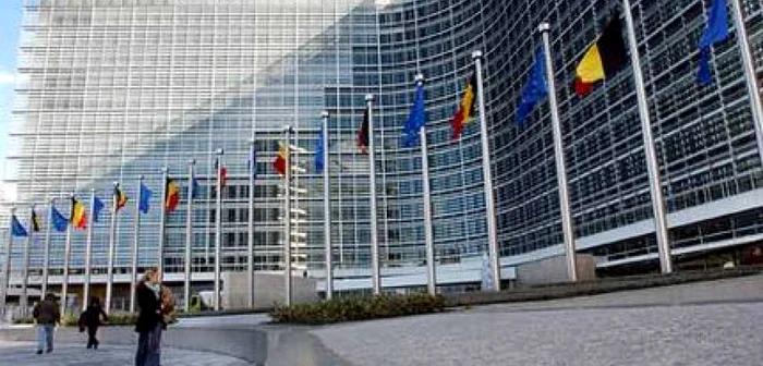 Comisia Europeană va prezenta în curând o propunere pentru înfiinţarea unui birou de procuror public general, care să se ocupe de frauda cu fonduri europene