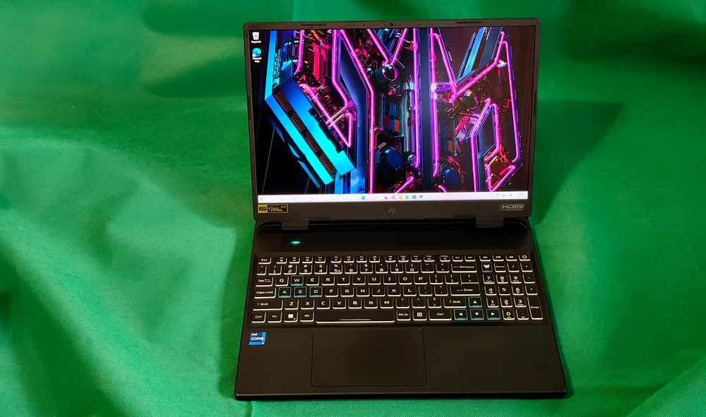 Acer Predator Helios Neo 16 (2023). FOTO Adrian Pogîngeanu