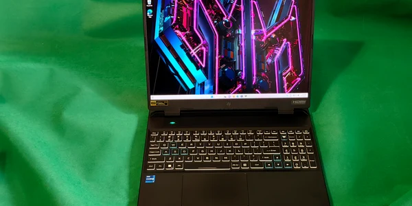 Acer Predator Helios Neo 16 (2023) FOTO Adrian Pogîngeanu jpg