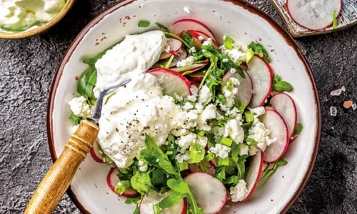 salata de ridichi cu branza jpg