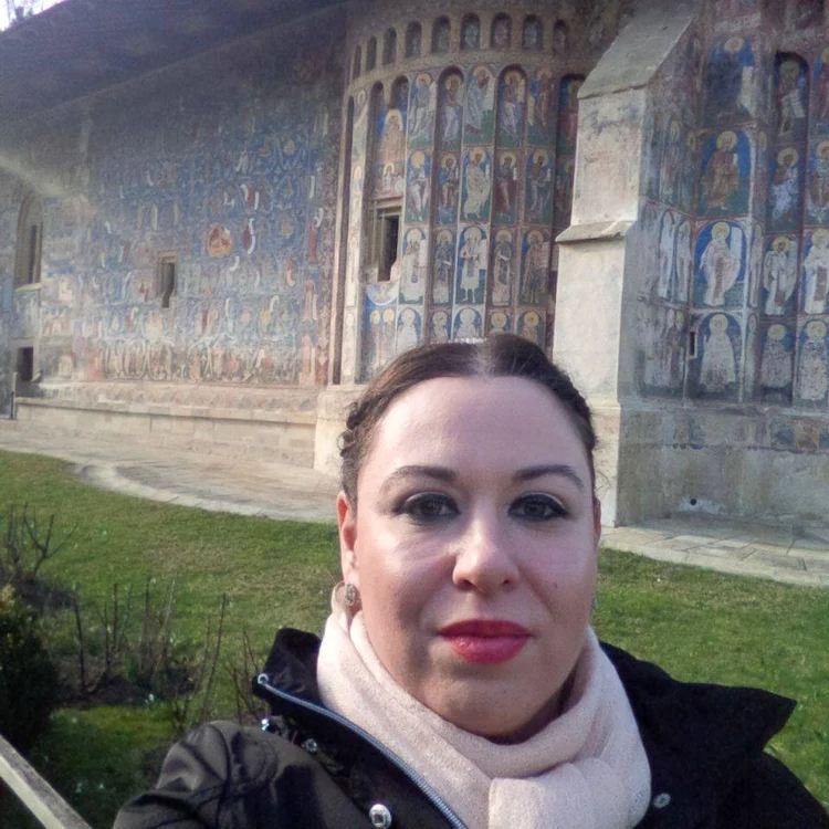 Oana Roman vrea să îşi viziteze întreaga familie