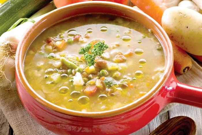 
    Supă deasă de legume  