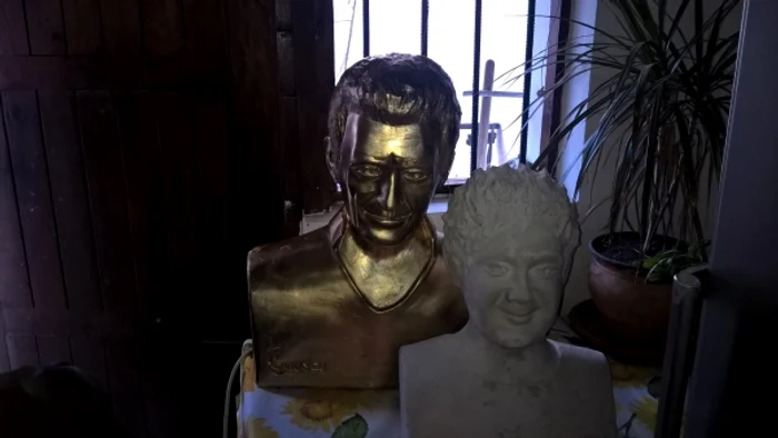 Anca Pandrea este nemulțumită de bustul din bronz