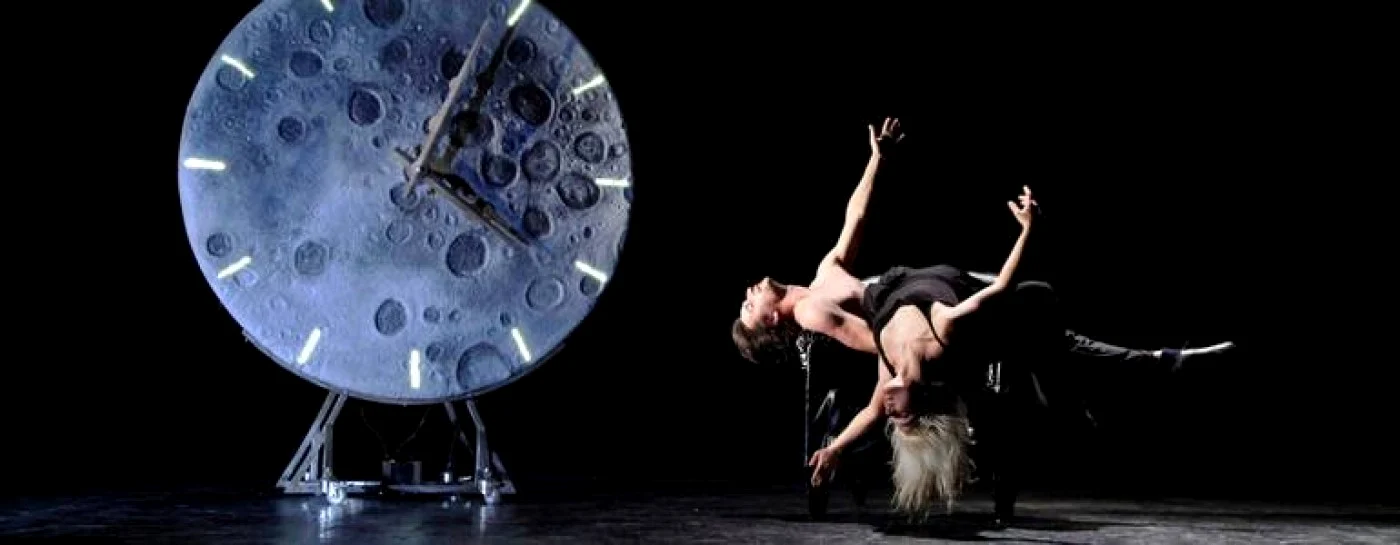 Spectacolul va fi pus în scenă începând cu ora 19.30, în Sala Mică