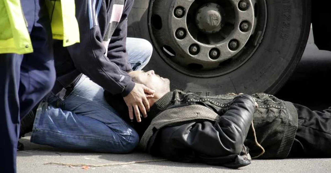 Bărbatul din Drăgăşani care a fost accidentat de tir