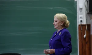 Viorica Dăncilă nu s a despărțit de broșa norocoasă nici la vot jpeg