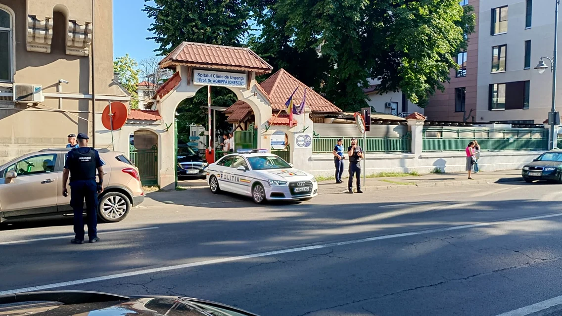 Cortegiul a părăsit curtea spitalului, urmând să ajungă în scurt timp la Cotroceni. FOTO: arhivă