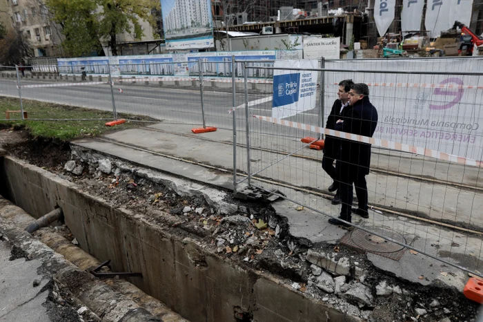 Nicușor Dan verifică lucrările la magistrala de termoficare de pe Bulevardul Timișoara