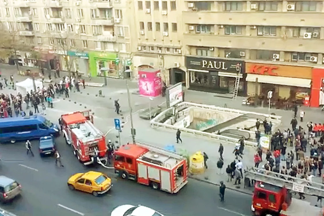 Blocul din Piaţa Romană a fost evacuat