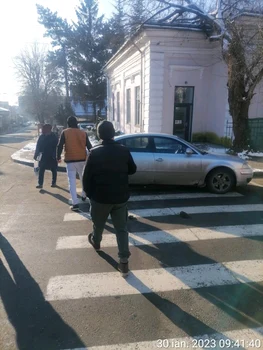 Autoturism parcat neregulamentar