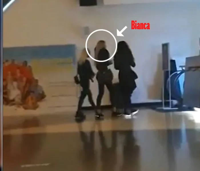 
    Bianca Drăguşanu, surprinsă la film cu două prietenefoto: captură video  