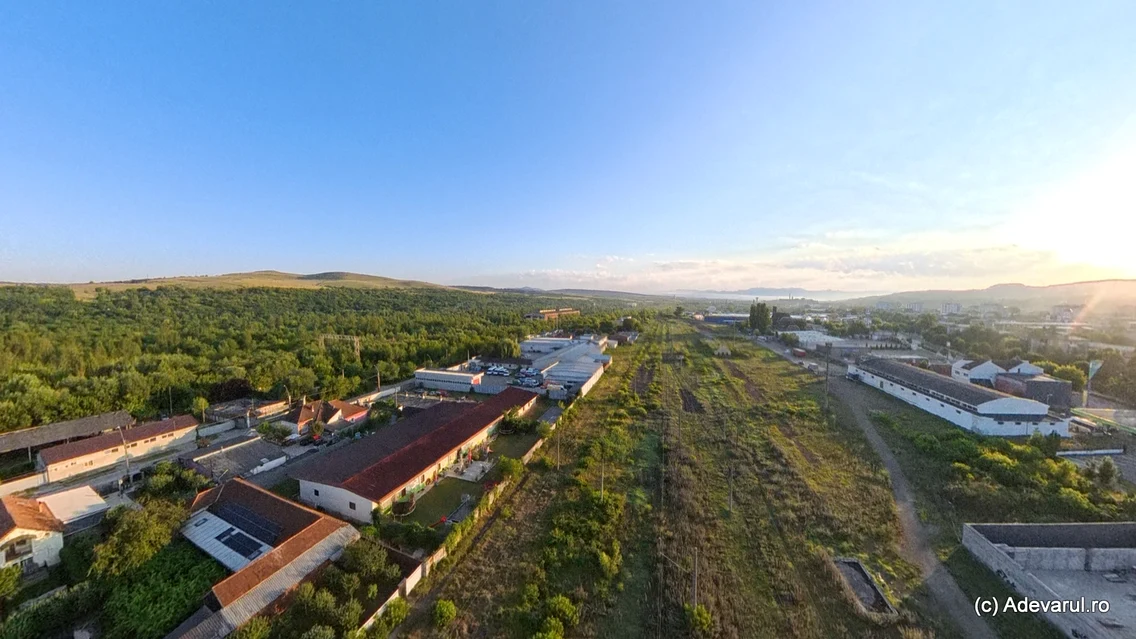 Gara din Hunedoara si calea ferata Hunedoara Simeria   Foto Daniel Guță ADEVĂRUL (14) jpg