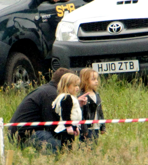 1340822064 angelina jolie knox vivienne article jpeg