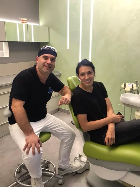 Alături de Cristina Neagu, cea mai bună handbalistă a lumii, parteneră în proiecte de voluntariat FOTO: arhiva personală Mihăiţă Secu