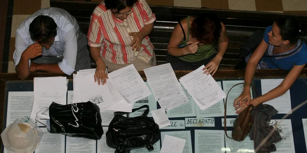 Cei mai mulţi proprietari refuză să declare contractele de închiriere pentru a scăpa de birocraţie şi de taxe  FOTO ADEVĂRUL
