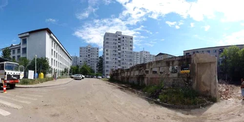 Fostul punct termic păta de ani imaginea liceului "N. Titulescu" din imediata vecinătate