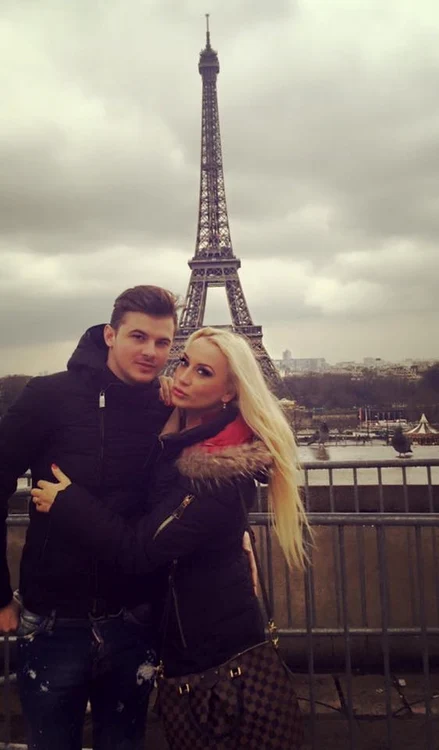 Simona și iubitul au vizitat Turnul Eiffel