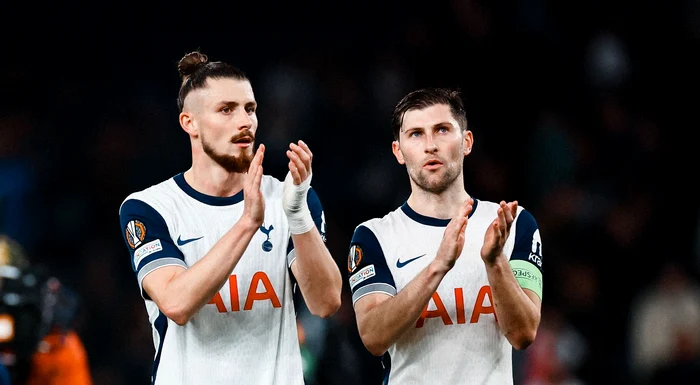 Radu Drăgușin, mulțumit la finalul partida din Europa League. Foto Facebook