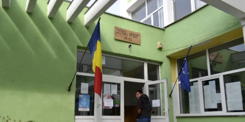 Victor Ponta si Klaus Iohannis sunt la egalitate în municipiul Bacău FOTO Mircea Merticariu