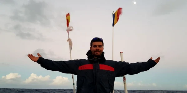 ionut olteanu pe barca in atlantic
