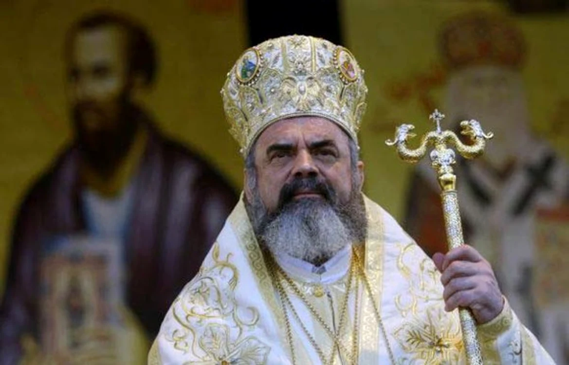 Preafericitul Daniel îndeamnă familia să nu-şi piardă speranţa după moartea jurnalistei Iuliana GătejFoto: Click!