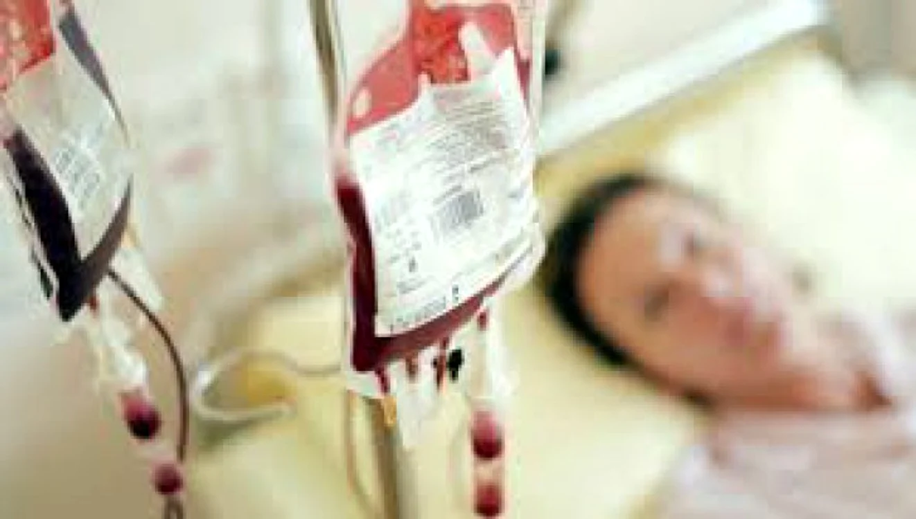 
    Femeia a fost operată de cancer și i s-a transfuzat o grupă de sânge greșită  