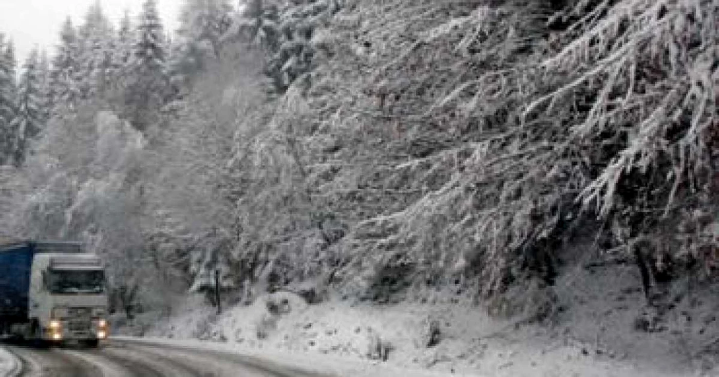 În Maramureş se circulă în condiţii de iarnă FOTO: Arhivă