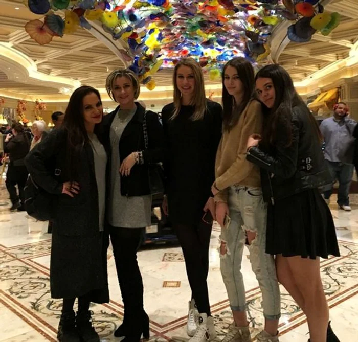 Andreea Antonescu şi Anamaria Prodan s-au fotografiat împreună la Las Vegas 