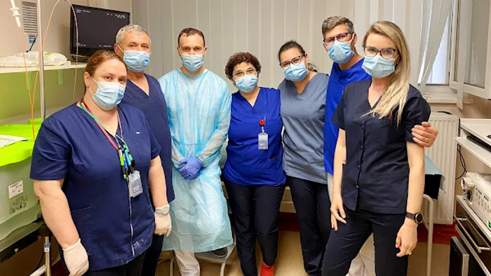 Medicii Spitalului din Suceava, care l-au operat pe bărbat