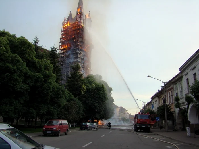 incendiu biserica bistrita foto citynews.ro