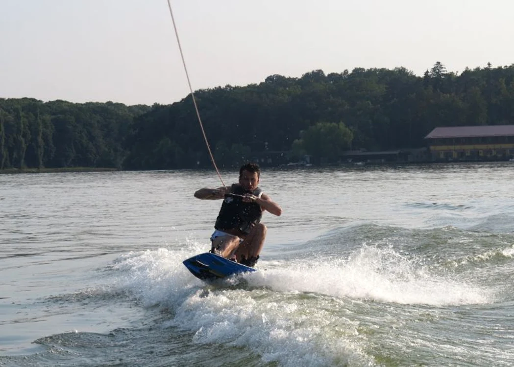 Mattyas scapă de caniculă pe lacul Snagov