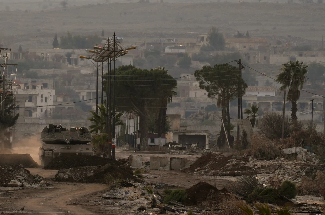 Tancuri israeliene la granița dintre Israel și Siria FOTO PROFIMEDIA