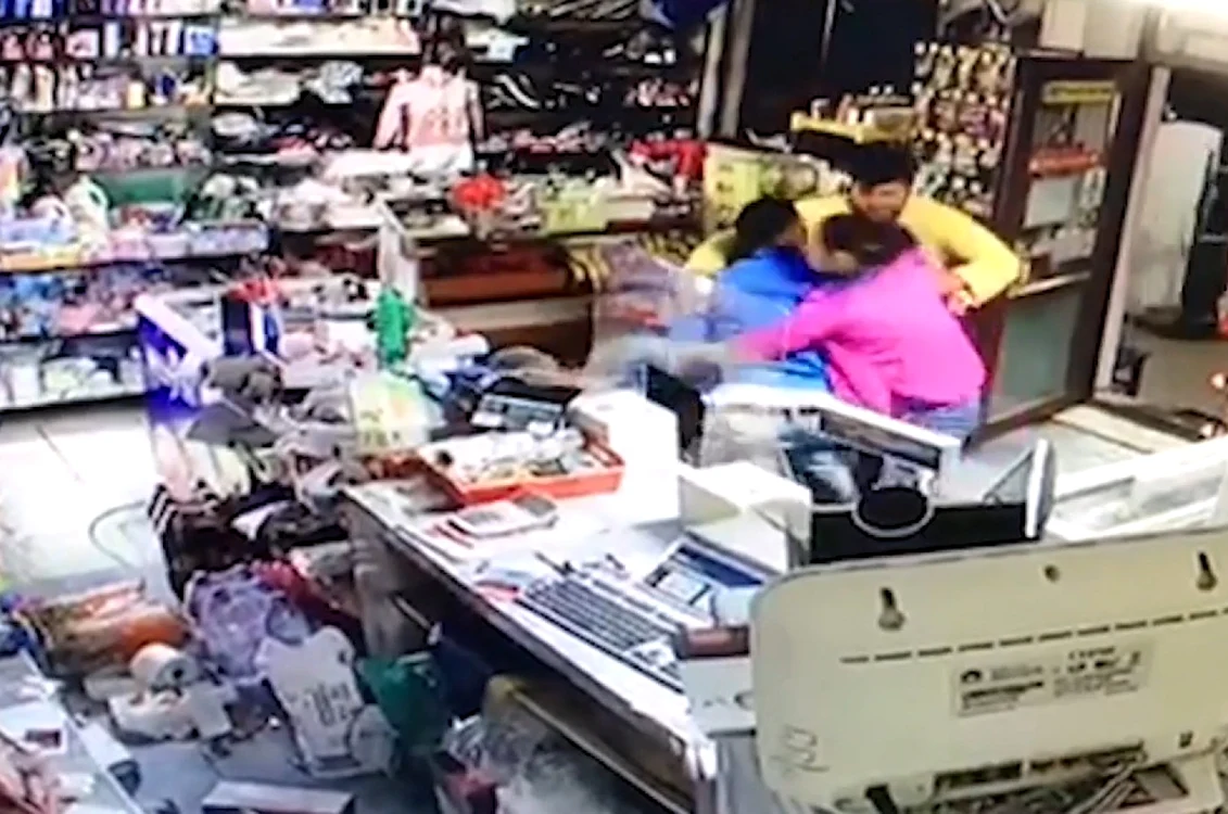 Bătaia a avutb loc în interiorul magazinului FOTO: captură video