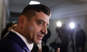 Copresedinte AUR George Simion live smartphone parlament FOTO Inquam Photos / Octav Ganea