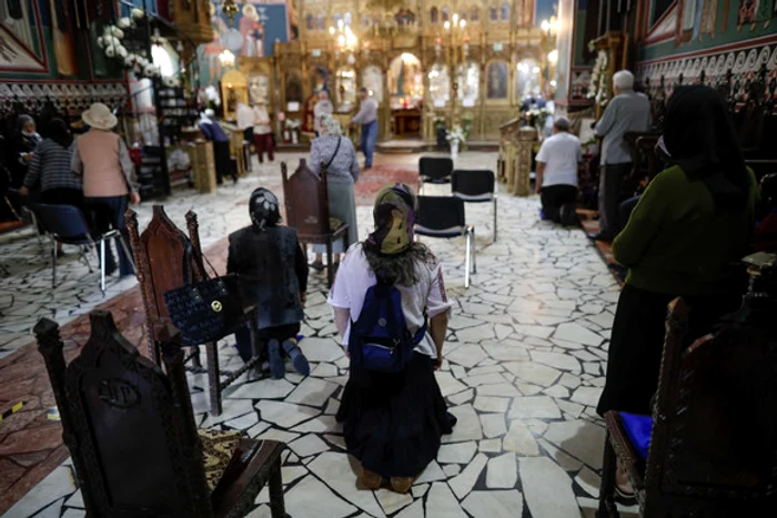 Peste tot, inclusiv în biserici, trebuie asigurată distanțarea