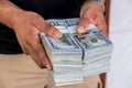 Bancnote dolari FOTO Shutterstock jpg