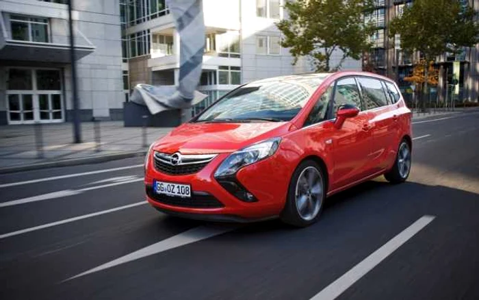Zafira Tourer BiTurbo va deveni vârf de gamă pentru modelele Zafira