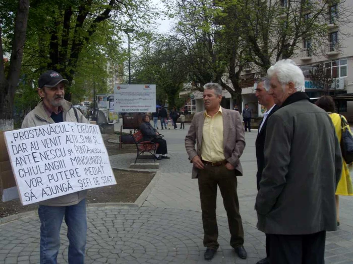 Protest tulburat de susţinătorii USL