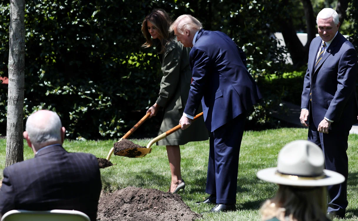 Melania Trump și ținuta de 3.300 de eurofotografii: EPA-EFE