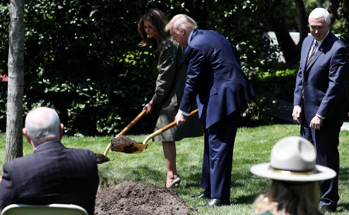 Melania Trump și ținuta de 3.300 de eurofotografii: EPA-EFE