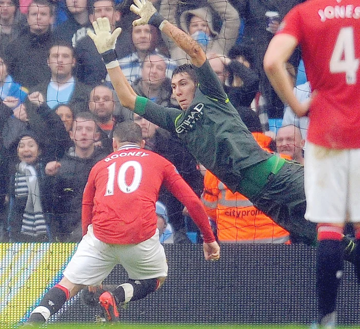 Costel Pantilimon a jucat trei meciuri la Manchester City, două în Cupa Ligii şi unul în Cupa Angliei (foto: afp)
