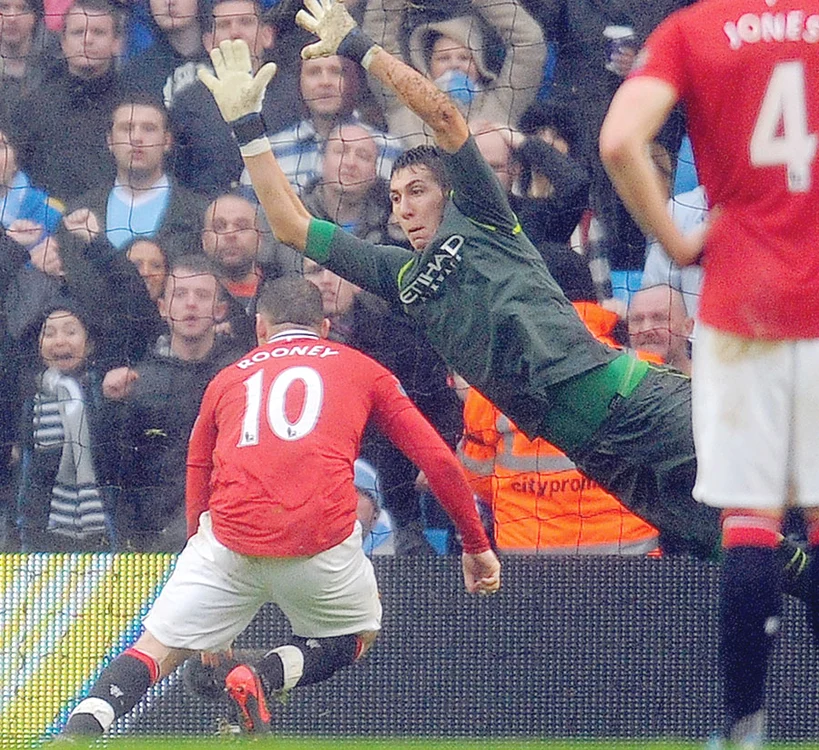 
    Costel Pantilimon a jucat trei meciuri la Manchester  City, două în Cupa Ligii  şi unul în Cupa Angliei (foto: afp)  