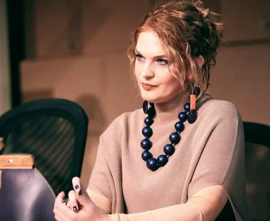 
    Manuela Hărăbor  