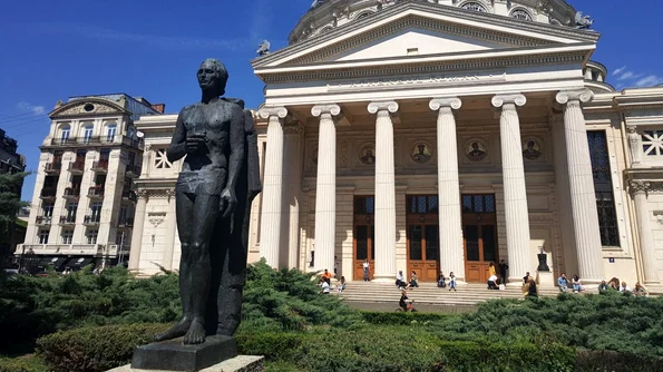 Istoria neoficială și romanțată a statuii lui Mihai Eminescu jpeg