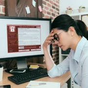 Atac cibernetic computer companie birou munca criptare angajat suparat FOTO Shutterstock