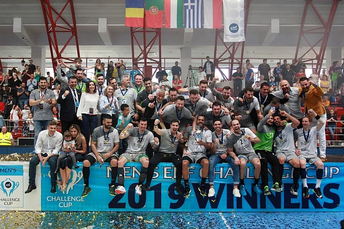 
    Handbaliștii de la CSM București au câștigat în premieră Challenge CupFoto: Marian Burlacu  