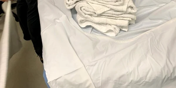 Tratamente cu saci de cadavre FOTO