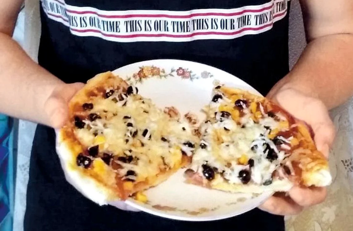 Pizza de casă, reţetă de la cititori jpeg